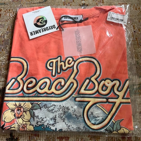 Daydreamer The Beach Boys Surfs Up Boyfriend Tee Size XS New - Picture 2 of 2